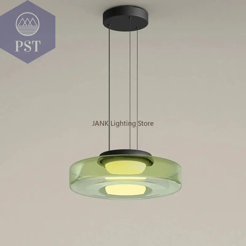 Elegante Glas-Chandelier für modernes Wohnen PST PS Tradings  PST PS Tradings  PST PS Tradings
