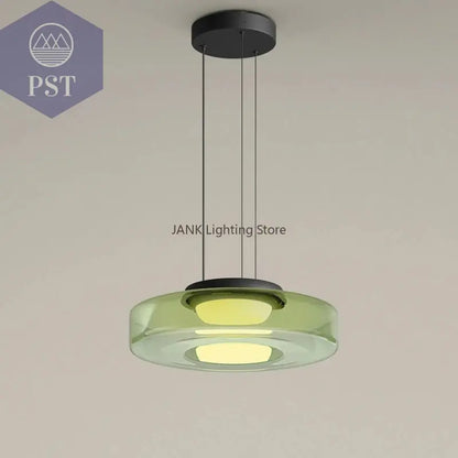 Elegante Glas-Chandelier für modernes Wohnen PST PS Tradings  PST PS Tradings  PST PS Tradings